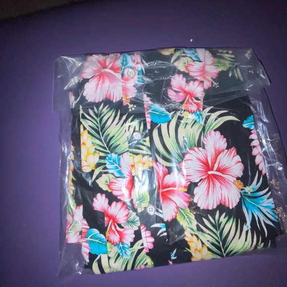 NWT Hawaiian shirt - Picture 4 of 5